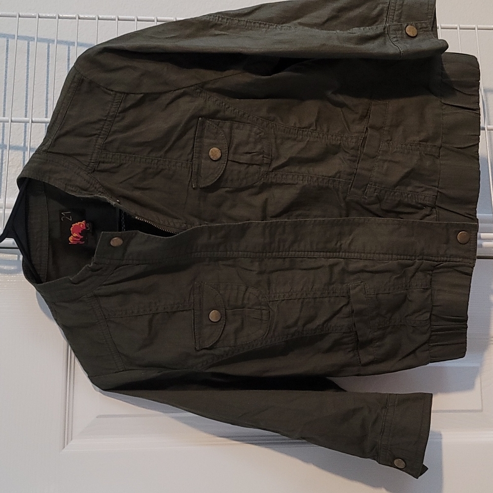 21   Corduroy zip up cropped jacket